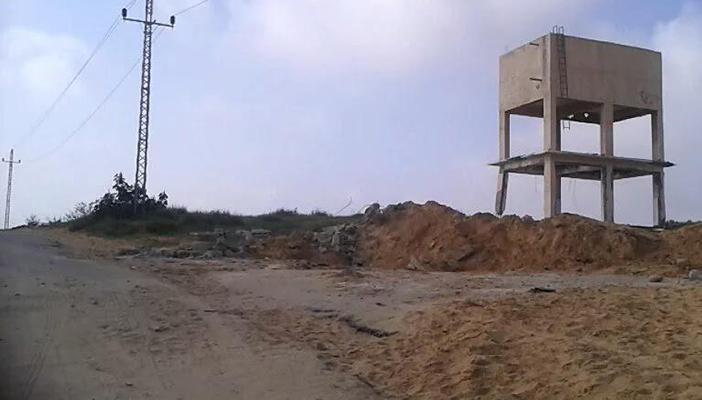 بالصور.. الجيش يغلق الطرق الفرعية بالشيخ زويد