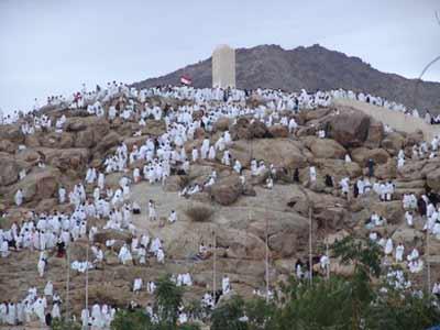 السعودية: “لن نمنع الإخوان المسلمين من أداء الحج والعمرة”