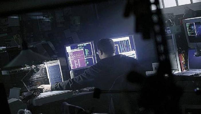 بالفيديو.. “هاكرز” يخترقون بث قناة “إسرائيلية” ويبثون لقطات للانتفاضة