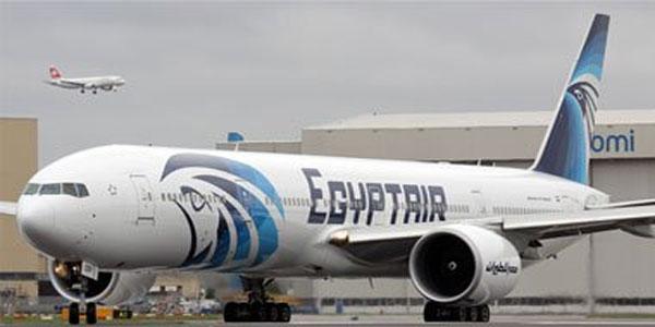 حالة طوارئ في مطار القاهرة بعد رصد انبعاث دخان من طائرة