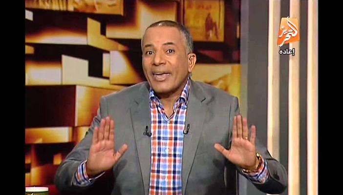 أحمد موسى يرقص على أنغام “تسلم الآيادي”