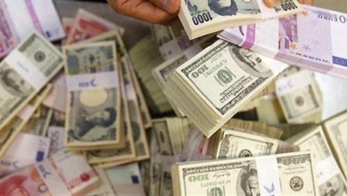 استقرار الدولار والاسترلينى وانخفاض اليورو أمام الجنيه