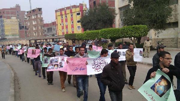 طلاب جامعة الزقازيق : “الجامعة حرة والحرس بره”