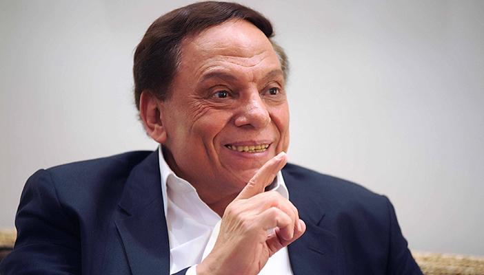 بالفيديو.. عادل إمام: قلت لعبدالناصر”أنا لو اترشحت قدامك هكسبك”