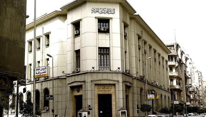 خبير اقتصادي لـ”رصد”: الاعتماد على أذون الخزانة في تمويل العجز.. كارثة