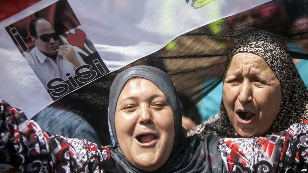 بالفيديو خادم ضريح بالشرقية: السيسي ظهر مع الأنبياء والأولياء بالضريح