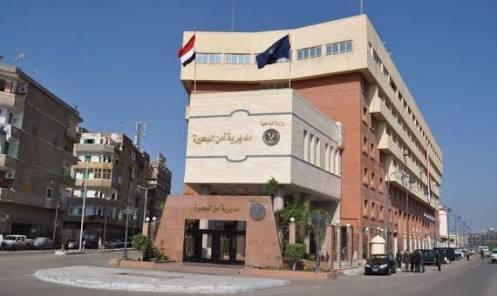 أمين شرطة يقتل والده جرّاء خلافات عائلية بالبحيرة