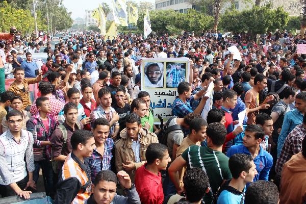 أول أيام الدراسة.. جامعة الأزهر تمتلئ بعبارات مناهضة للانقلاب