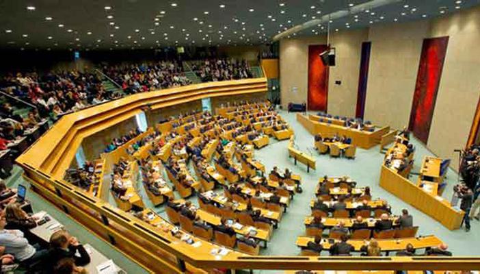 البرلمان الهولندي يوافق على وقف صادرات الأسلحة للسعودية