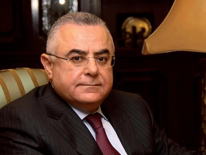 بالفيديو.. هشام رامز: “اللى شايل دولارات فرصته أسبوع”