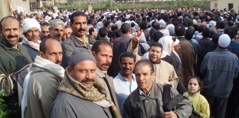 لليوم الثاني.. اعتصام عمال مصنع الألومنيوم بنجع حمادي