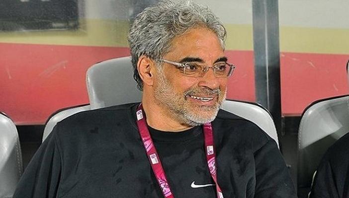 مدرب حراس المنتخب يمدح “النني” بقصيدة شعر