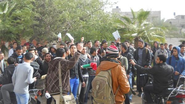 وقفه لطلبة بورسعيد الثانوية العسكرية لتغيير اسم المدرسة