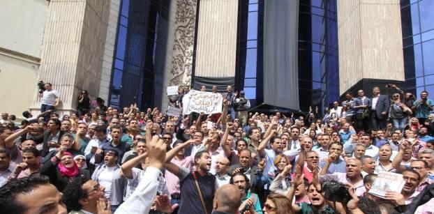 بعد أزمة الأطباء والصحفيين.. النظام يعود لمحاصرة النقابات