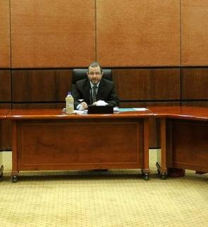 قنديل يبحث توظيف أراضي الوقف للقضاء علي البطالة