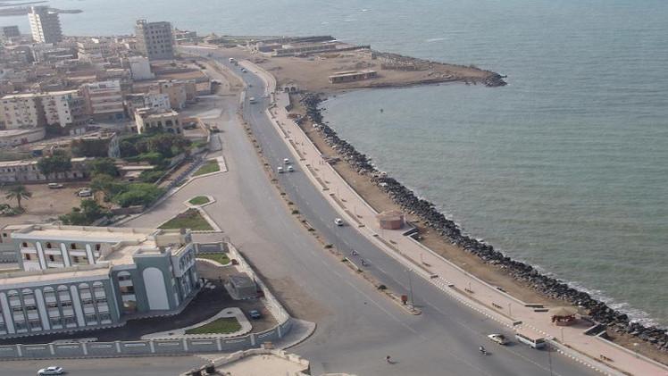 التحالف يطالب برقابة دولية على “الحديدة”.. وسياسي لـ”رصد”: اقتراح سيئ