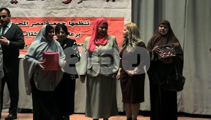 بالصور.. فنانات مصر يحتفلن في المركز الثقافي الروسي.. ما الداعي؟