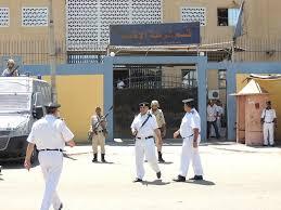 القبض على أمين شرطة بالأقصر بتهمة تهريب “حشيش” لأحد السجناء