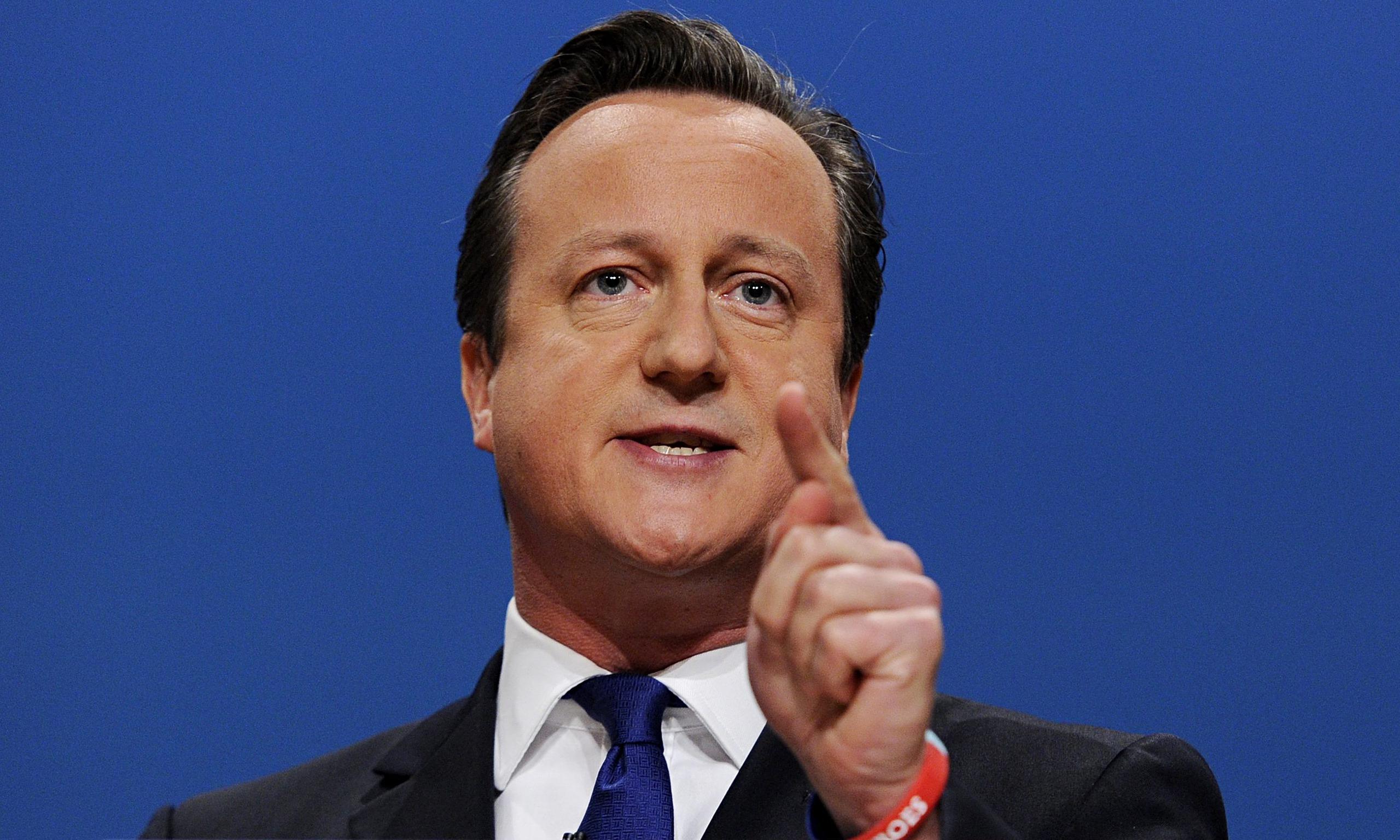 كاميرون تعليقًا على هجمات بلجيكا: علينا مواجهة “الإرهاب” بكل الوسائل