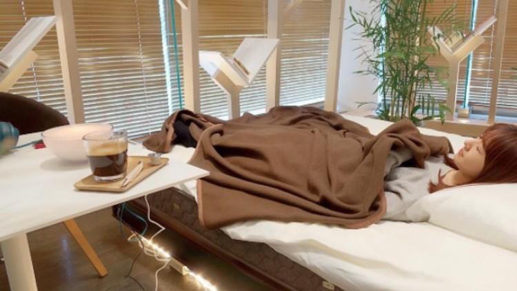 مقهى جديد في طوكيو يقدم “خدمة النوم” مع الوجبات