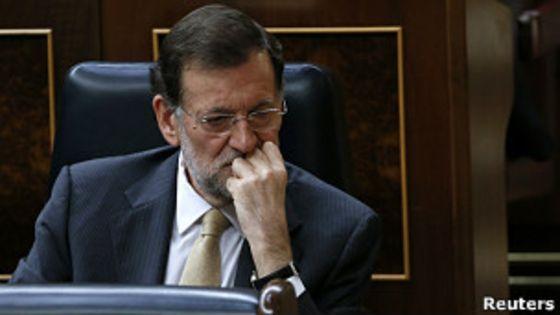 رئيس وزراء إسبانيا يعرب عن حزنه لوفاة أسطورة برشلونة السابق