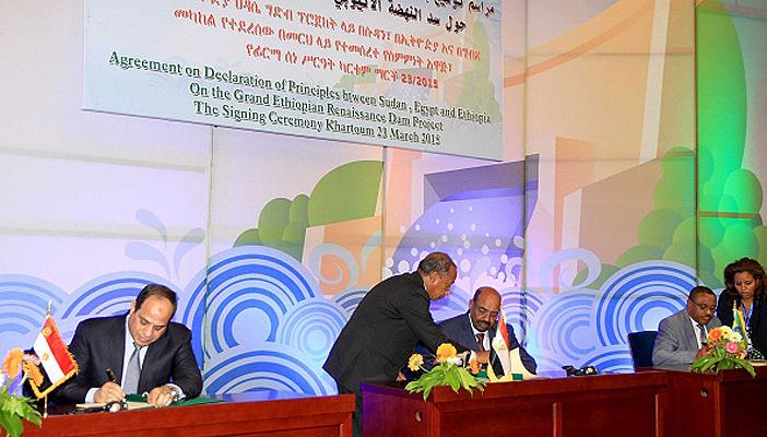 مفيد شهاب.. ترزي مبارك ومهندس السيسي في اتفاقية سد النهضة