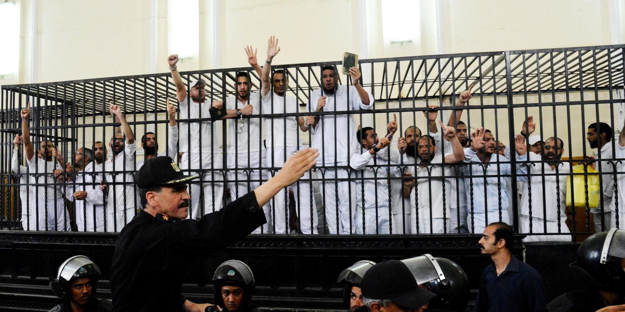 محاكمة 739 متهما في قضية “فض اعتصام رابعة”