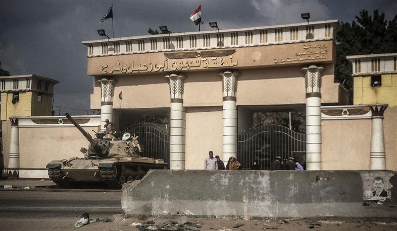 “لا لتعذيب الحيوان”..حملة تتعاطف مع الكلاب وتتجاهل آلاف المعتقلين بمصر