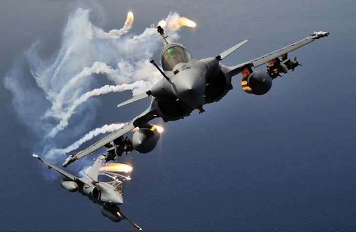 نيوزويك: مصر أرسلت 2000 جندي لليمن بضغطٍ سعودي