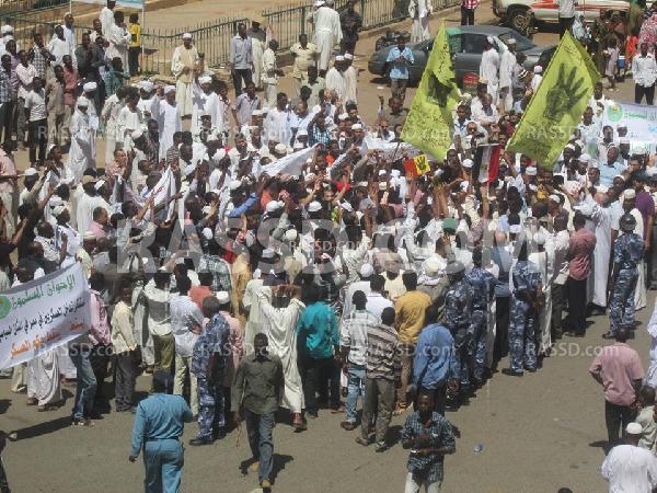 وقفة إحتجاجية لشباب التيار الإسلامي بالسودان مناهضة للانقلاب