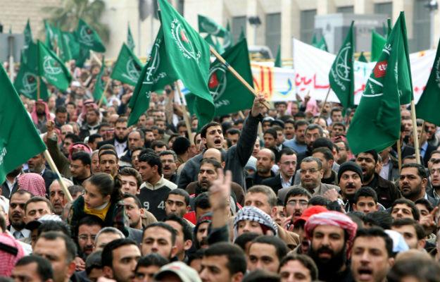 واشنطن تايمز: لماذا تراجع ترامب عن تصنيف “الإخوان” كجماعة إرهابية ؟