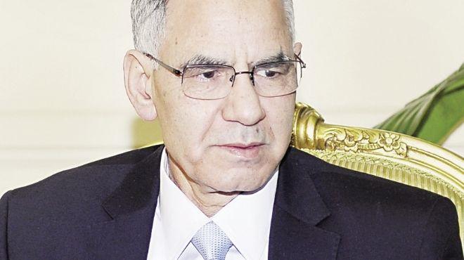 “بشر” يعزي بابا الإسكندرية في وفاة والدته