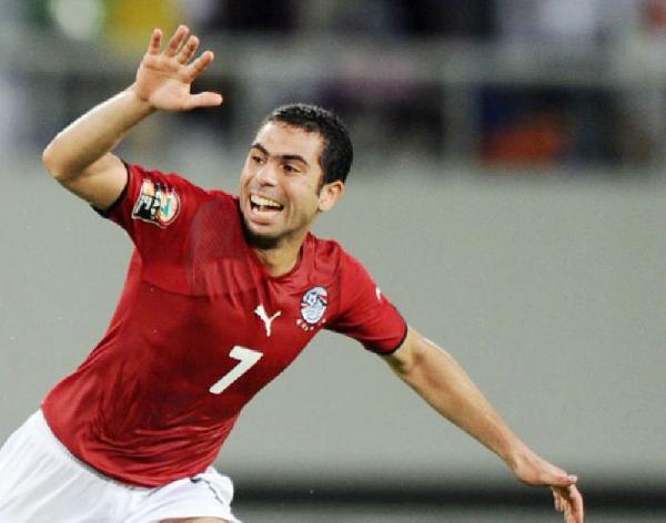 أحمد فتحي يزور الأهلي لطلب مستحقاته المتأخرة
