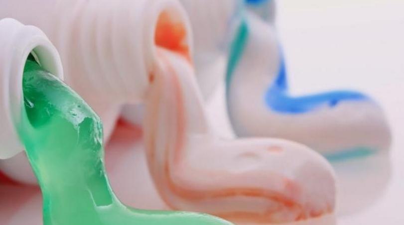 بعيدا عن تنظيف الأسنان.. 12 استخداما مختلفا للمعجون سيدهشك