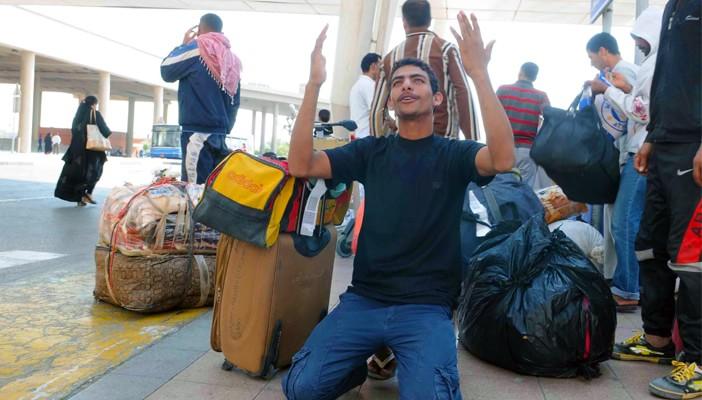 استئناف رحلات إجلاء المصريين من ليبيا