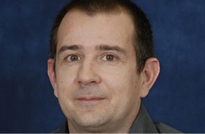 كاتب بريطاني يحذر كاميرون من سياسة الرياض وواشنطن