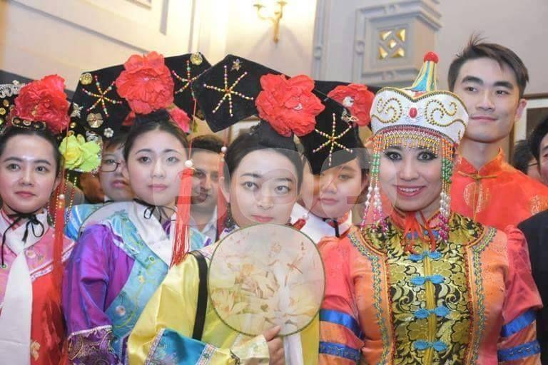 بالصور.. فرق رقص أجنبية في البحيرة والأهالي “أخلاقنا فين”