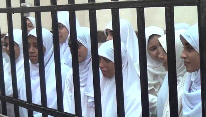 مصادر حققوقية تسرد حقائق عن فتيات الأزهر العتقلات