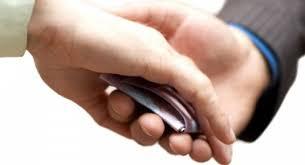 حبس مدير بالجهاز المركزي للمحاسبات بسوهاج بتهمة الرشوة