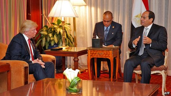 الإيكونومست تسخر من الإعلام المصري وتهويله للسيسي