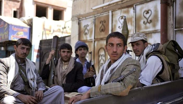 عاجل.. الحوثيون يقتحمون مقر طلاب حزب الإصلاح