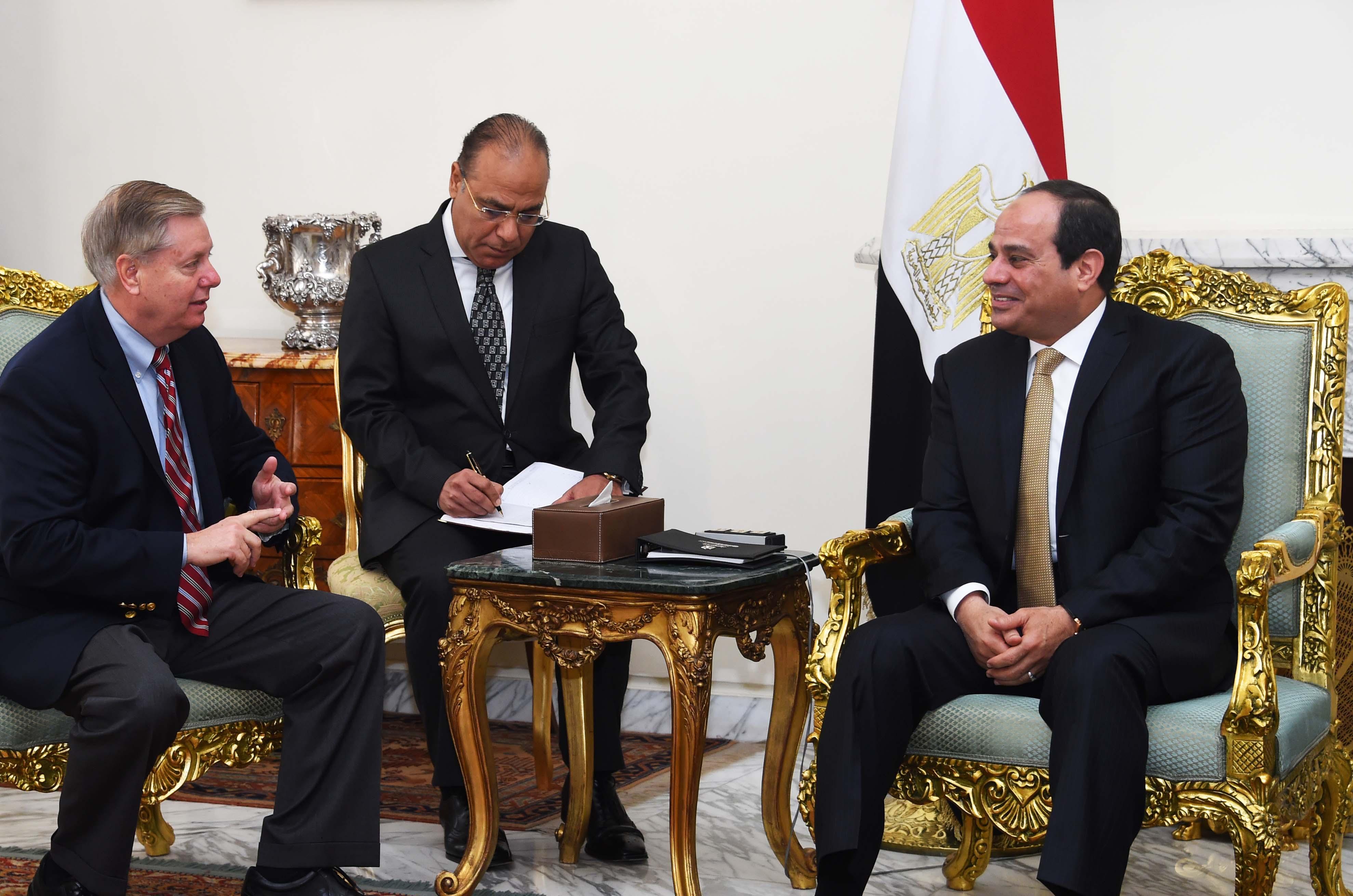 داعم قوي لإسرائيل.. تعرف على السيناتور ليندسي جراهام المؤيد للسيسي