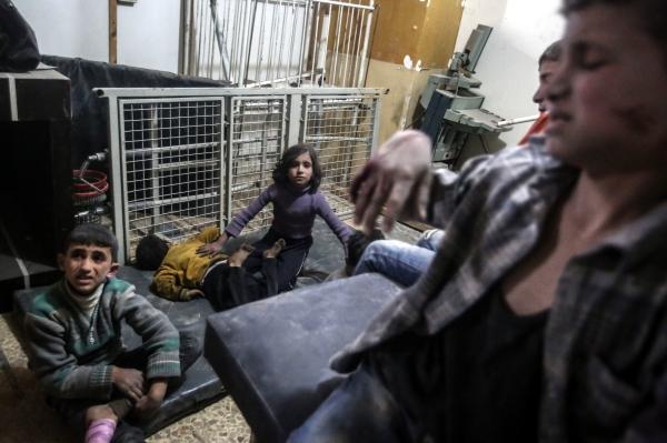 “ياعرب صمتكم خيانة”.. وسم علي “تويتر” يندد بمجزرة خان شيخون