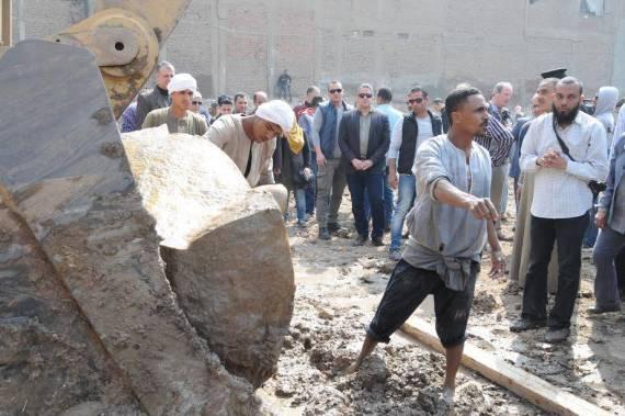 النيابة تنفي انتهاء التحقيقات في واقعة نقل تمثال رمسيس بالمطرية