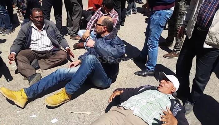 تجار بورسعيد يفترشون الأرض بعد تهديد الأمن بفض اعتصامهم