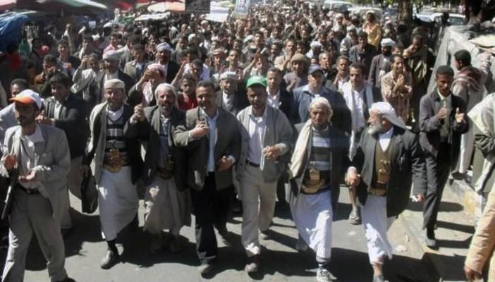 قبائل يمنية تدين ممارسات الحوثي وتدعو لاتخاذ موقف صارم