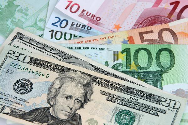 الدولار يستقر عند 7 جنيهات للبيع والإسترليني يواصل الصعود