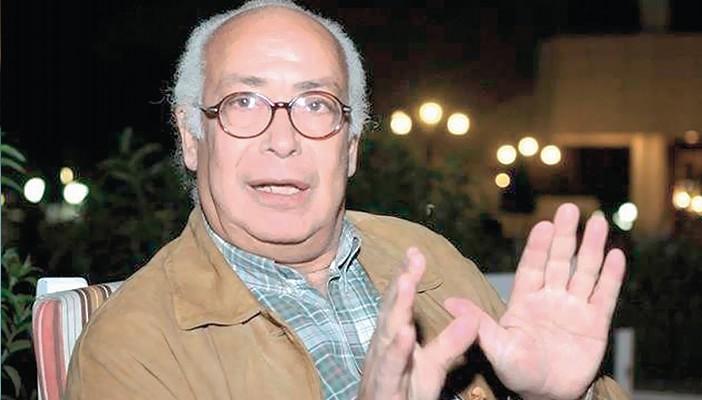 نادر فرجاني : وجهاء الدولة البلهاء يصفقون للسيسي (الفهلوي)
