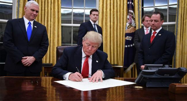 لماذا امتنعت أميركا عن ضرب مدرجات قاعدة الشعيرات؟.. ترامب يجيب