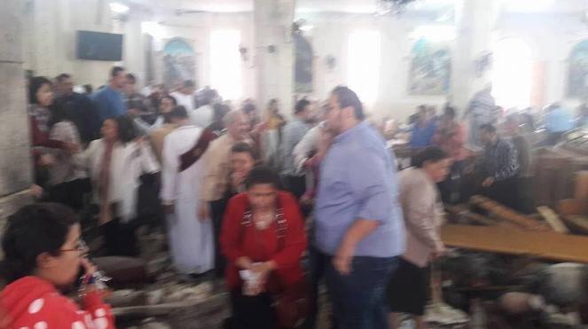 أهالي مصابي تفجير الكنيسة يحتجزون محافظ الغربية داخلها